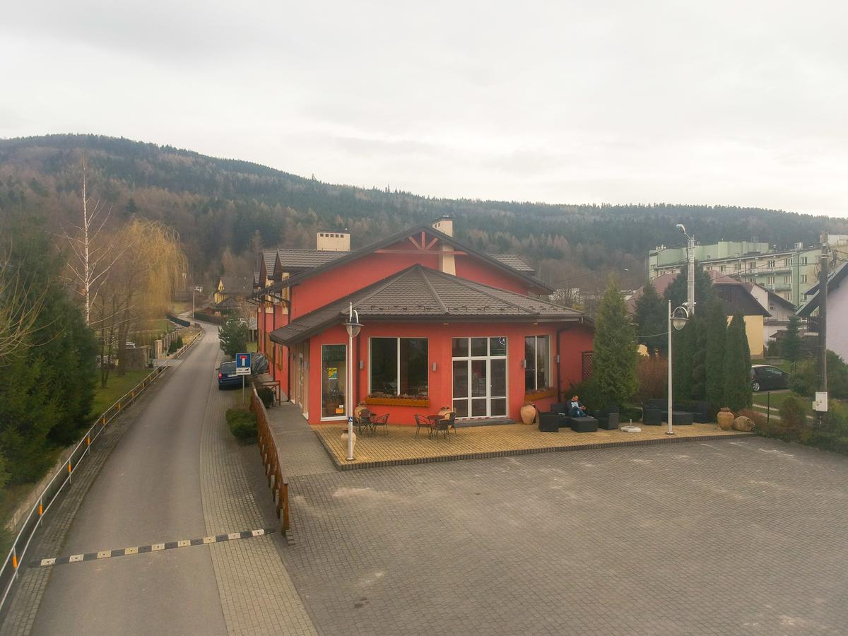 Hotel Krak Myślenice Eksteriør billede
